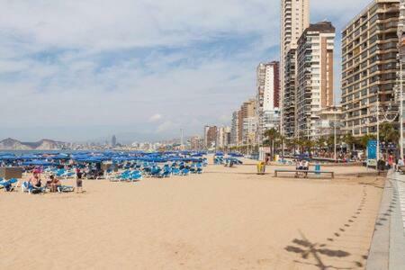 Playa Levante Vistas Al Mar Benidorm Bagian luar foto